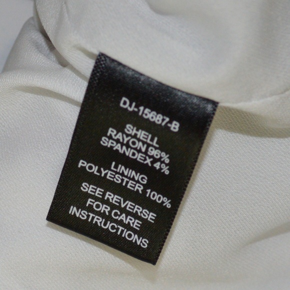 Akira Red and Ivory Floral Keyhole Dress Sz S - Picture 5 of 6